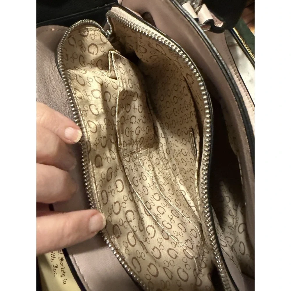 GUESS Shiny Blush Pink Logo Satchel Crossbody Dome Bag Charm‎ Medium